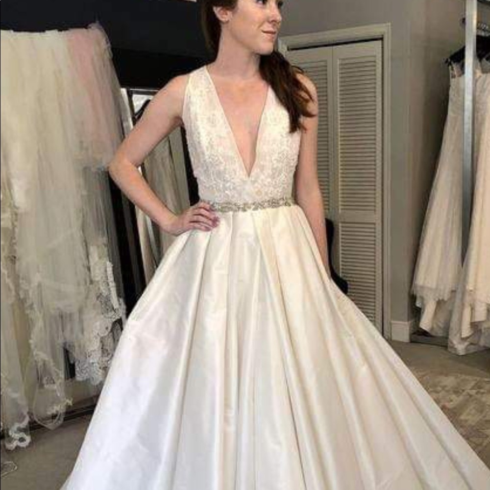 Alone bridal gown-Wedding dress